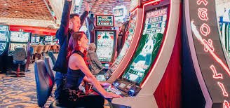 Ilustrasi pengguna mengikuti langkah penggunaan platform yang mudah dan aman di Indonesia